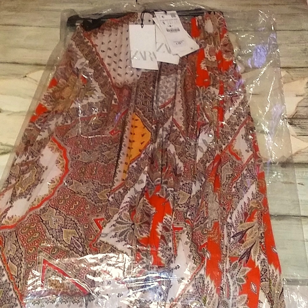 SALE 🎉 ZARA Pleaded Skirt - Picture 2 of 9